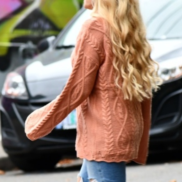 GRACE Cable Knit Sweater - Picture 4 of 5